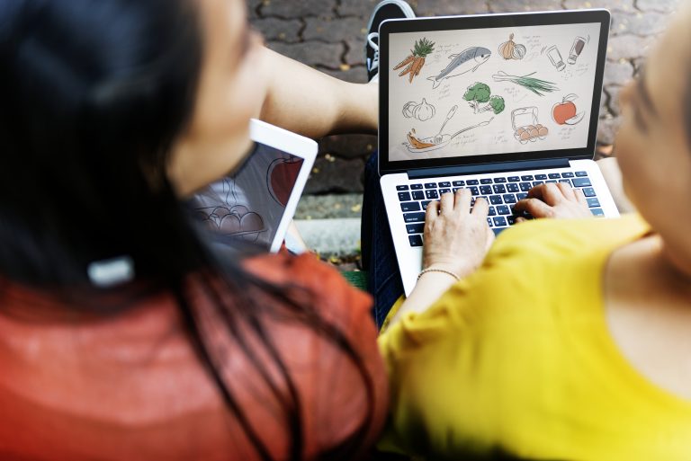 Canvas LMS vs Moodle: Which One is Better for Online Learning?